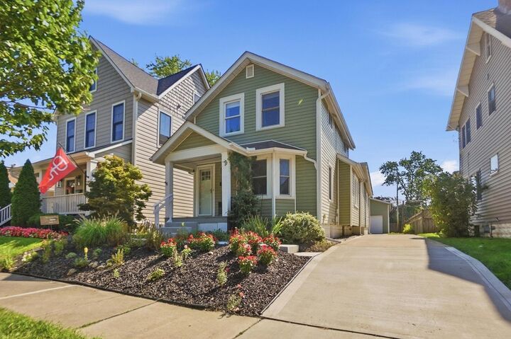 Property Photo:  1300 Ashland Avenue  OH 43212 