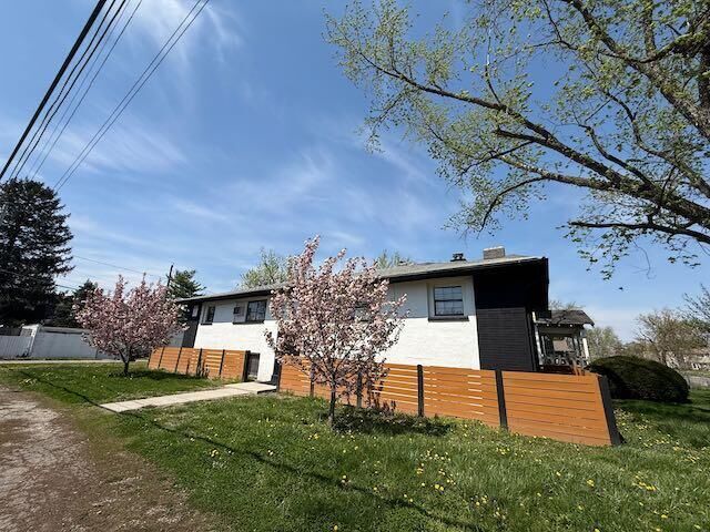 Property Photo: 221 Dana Avenue OH 43223