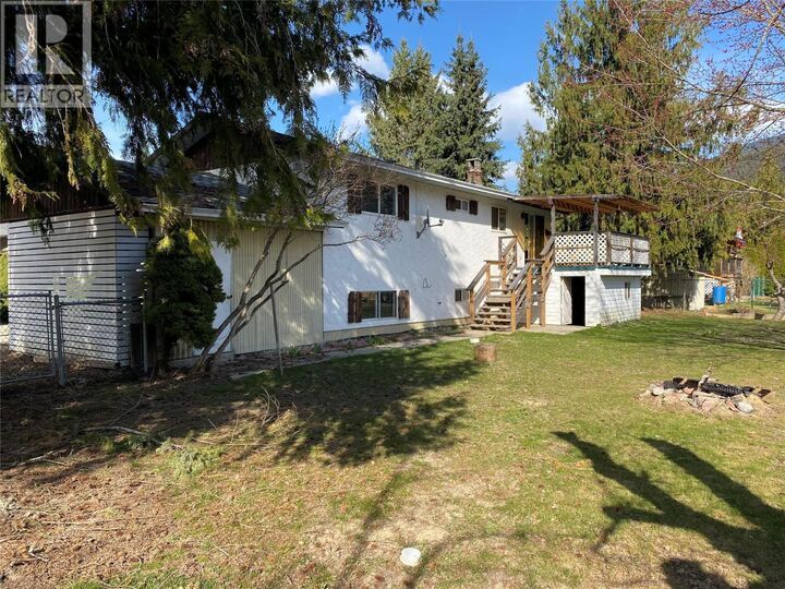 Property Photo: 613 Forest Park Street BC V0E 2V0