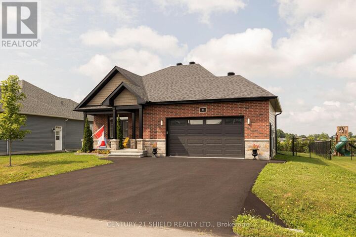 Property Photo:  30 Hilda Street  ON K0C 1P0 