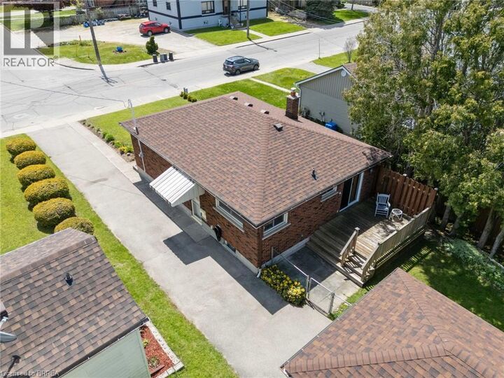 Property Photo:  404 Grey Street  ON N3S 4X4 