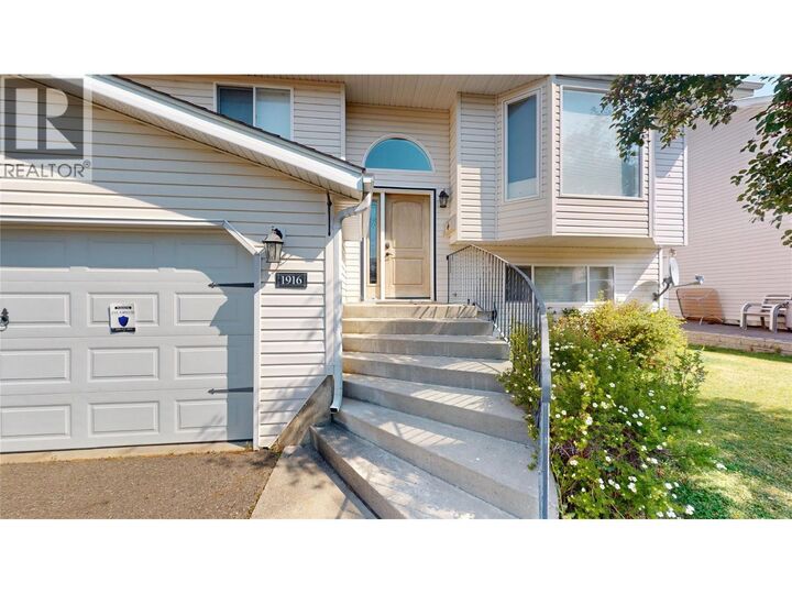 Property Photo:  1916 12 Street North  BC V1C 6M7 