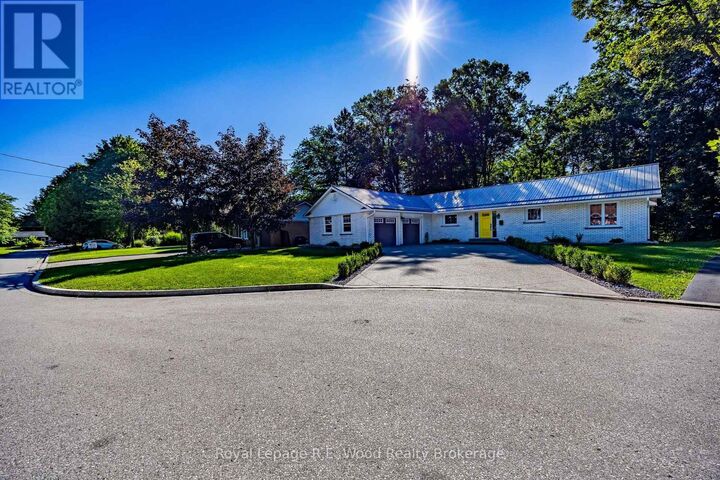 Property Photo: 6 Highland Drive ON N4G 2E9