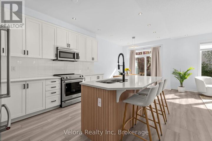 Property Photo: 165 Santolina Street ON K2S 0W9