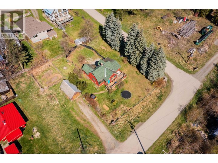 Property Photo:  131 Washington Street North  BC V0G 1M0 