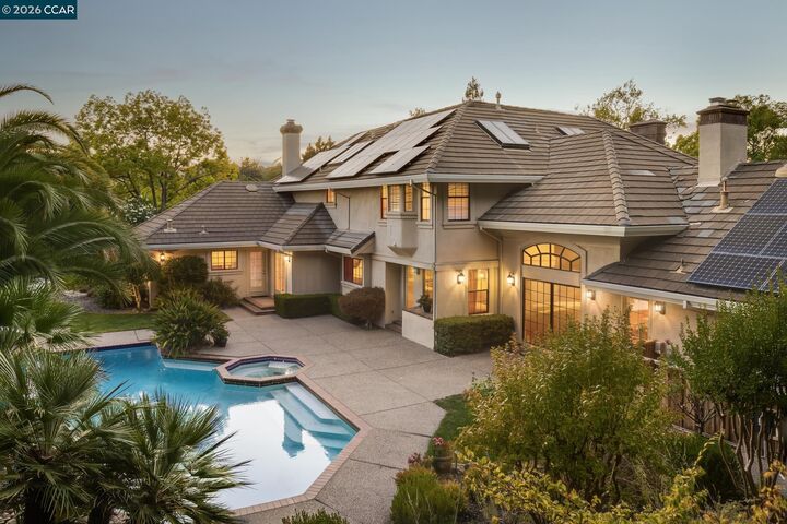 Property Photo:  10 Bent Oak Ct  CA 94506 
