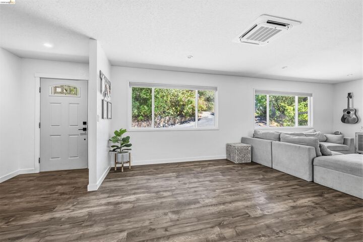 Property Photo: 20585 Charlotte Ct CA 95372