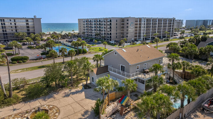 Property Photo: 631 Pelican Drive FL 32548
