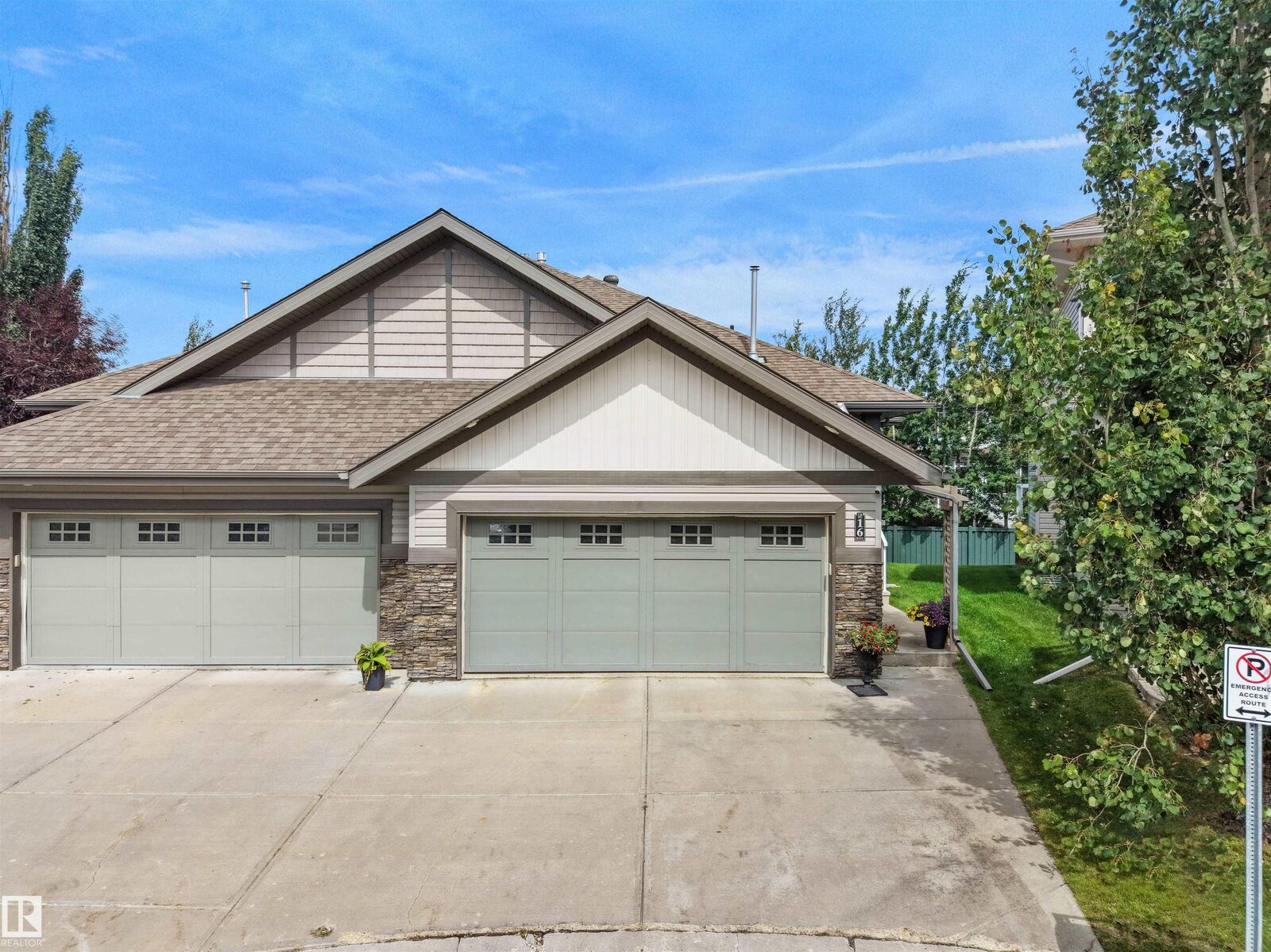 Property Photo: 1901 126 Street SW 16 AB T6W 0R9