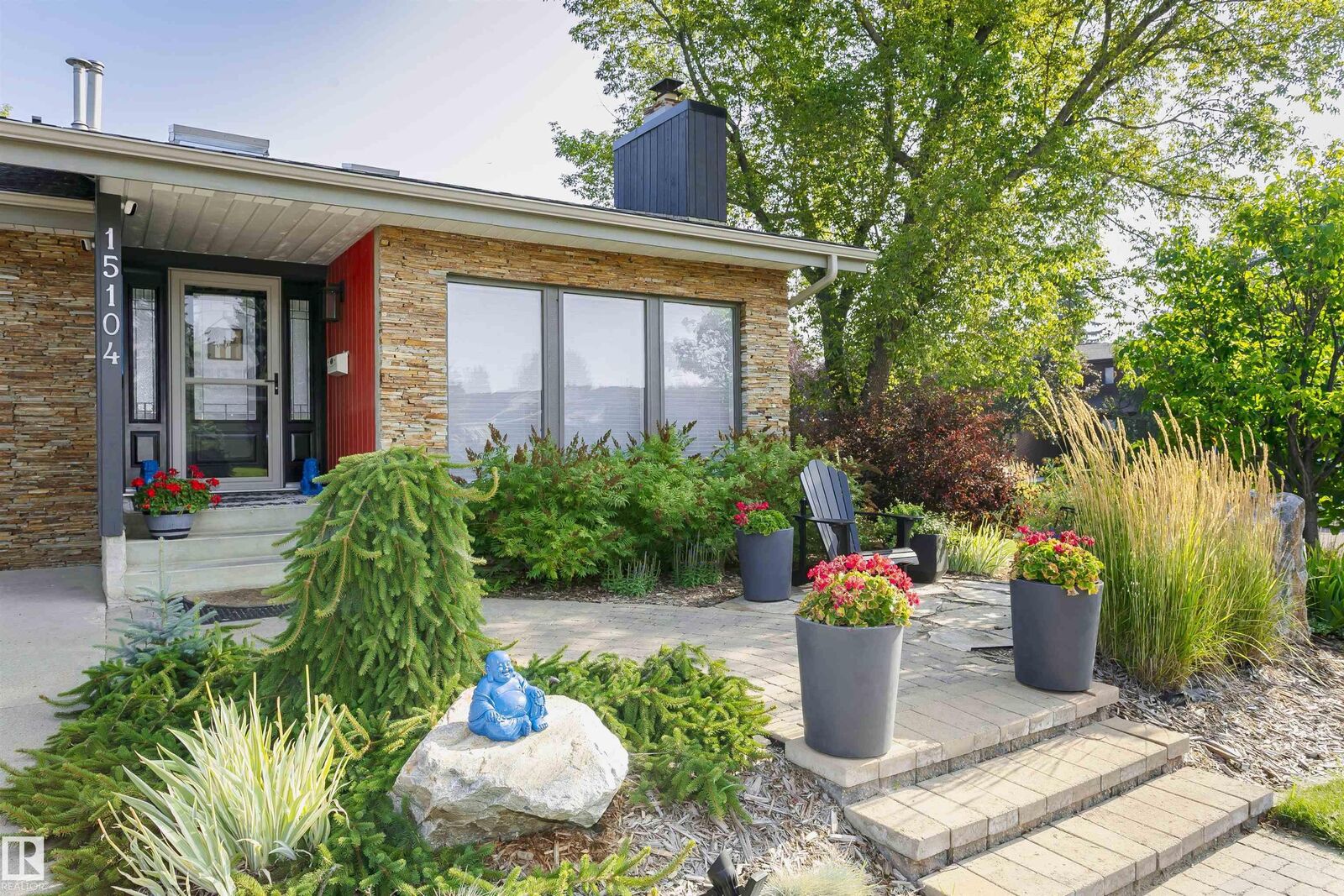 Property Photo: 15104 42 Avenue NW AB T6H 5L6