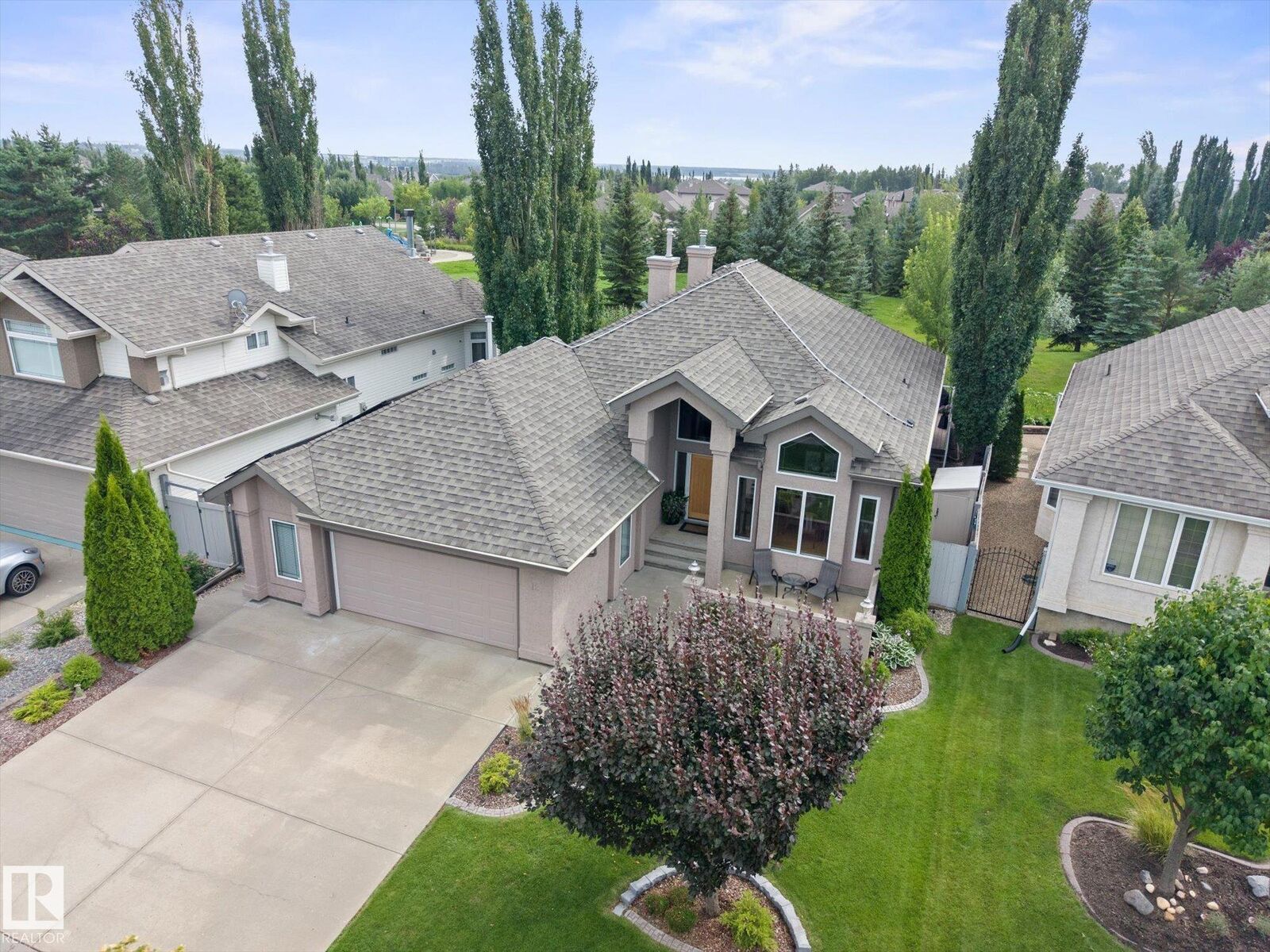 Property Photo: 12 Lafleur Drive AB T8N 5Y1