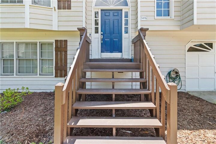 Property Photo:  1476 Chateau Circle  GA 30043 