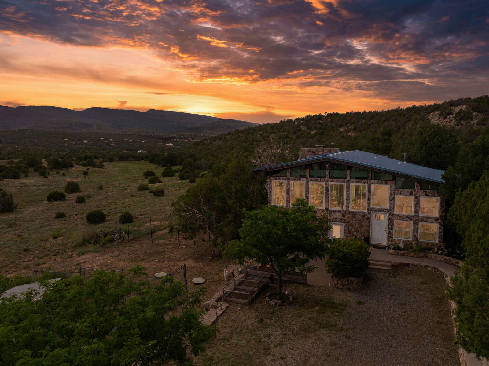 Property Photo:  92 Valle Hermosa Road  NM 87047 