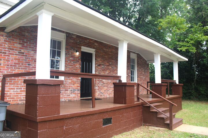 Property Photo: 906 Callaway Avenue GA 30240