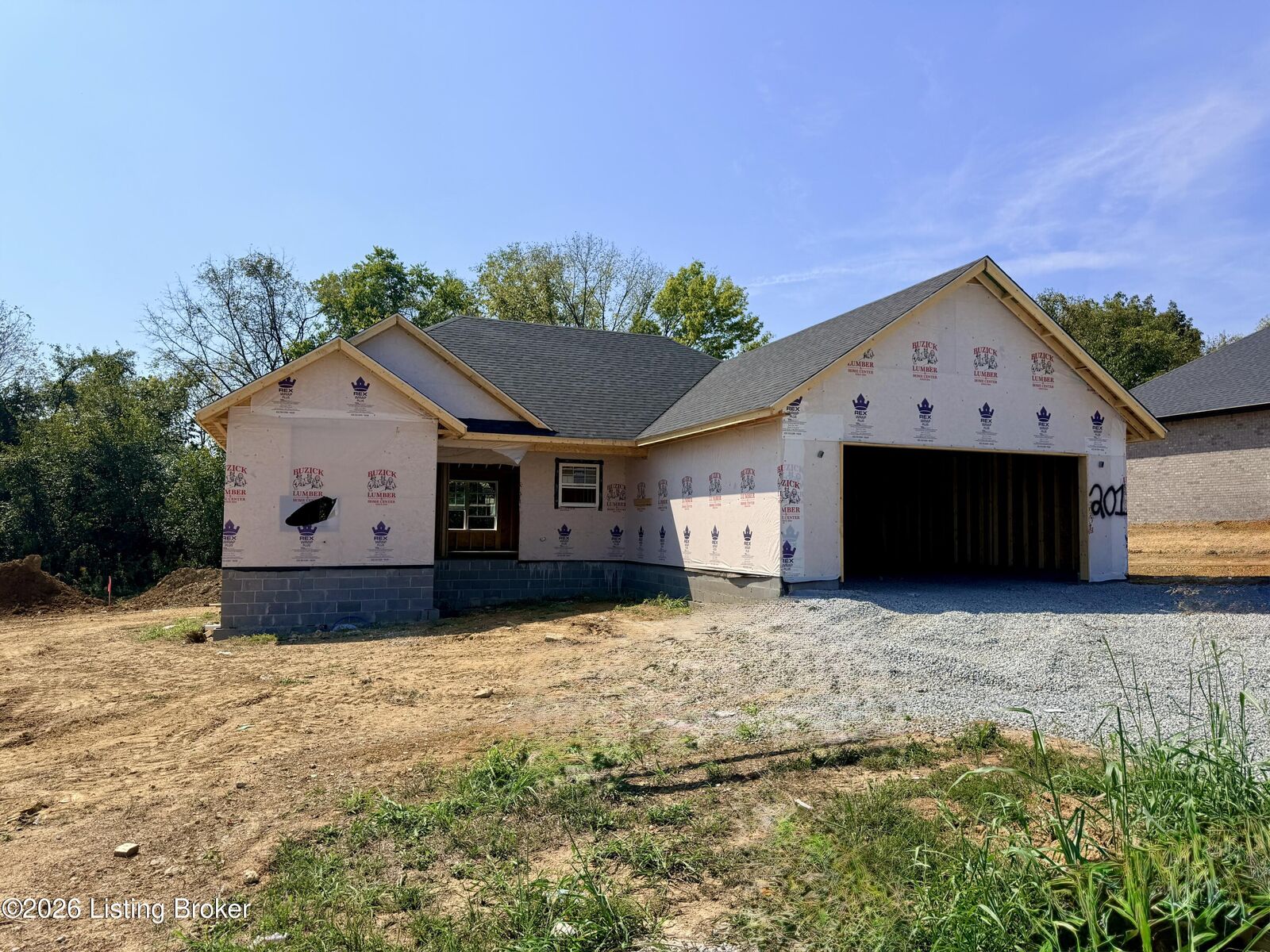 Property Photo: 201 Tulip Dr KY 40004