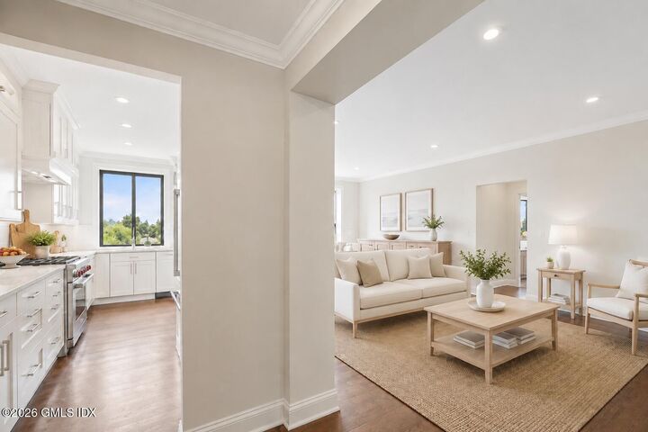 Property Photo:  47 Lafayette Place Apt 5H  CT 06830 