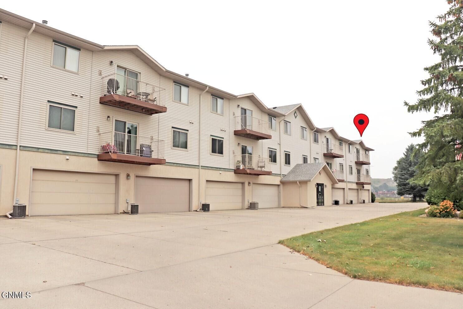 Property Photo:  131 3rd Avenue SE 302  ND 58554 