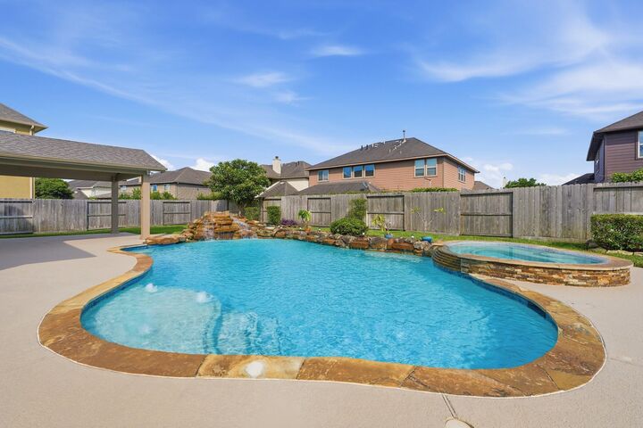Property Photo: 2404 Mallorca Pass TX 77573