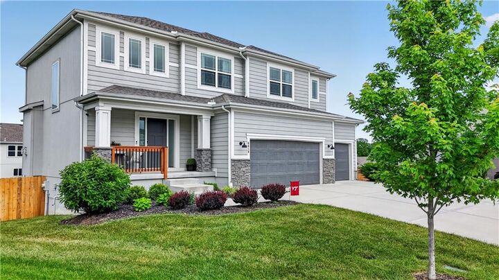 Property Photo: 6619 NW 105th Court MO 64154
