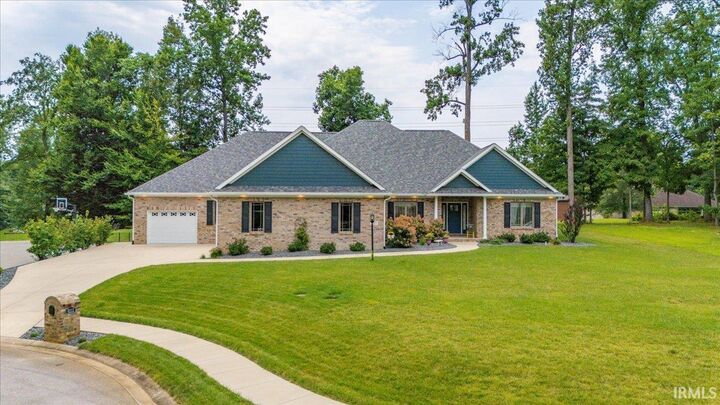 Property Photo: 6213 Pembrooke Drive IN 47630