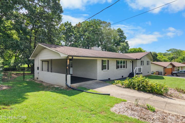 Property Photo:  1311 Rosalyn Drive  TN 37914 