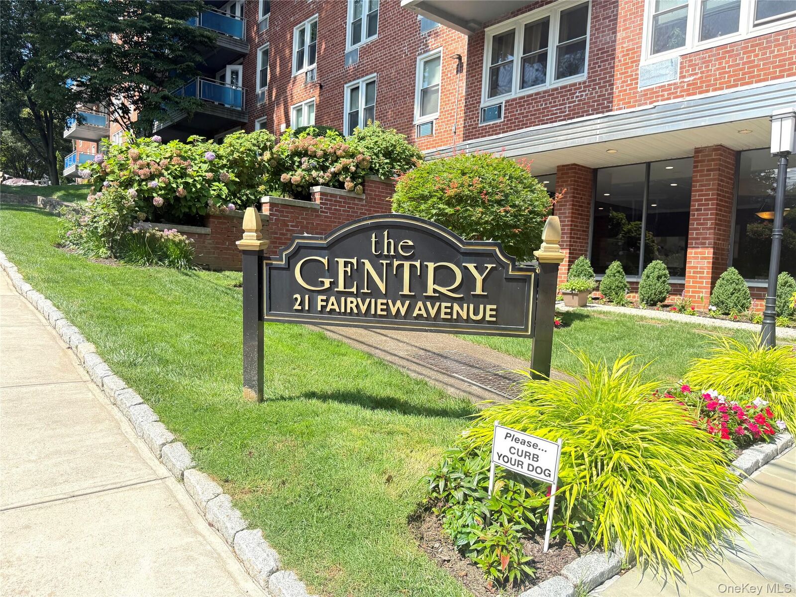 Property Photo:  21 Fairview Avenue 518  NY 10707 