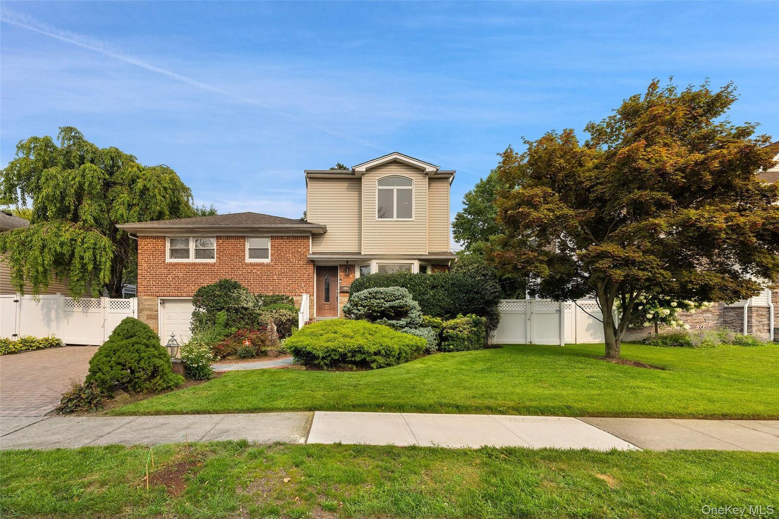 Property Photo:  26 Kathleen Drive E  NY 11791 