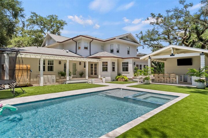 Property Photo:  2418 W Watrous Avenue  FL 33629 