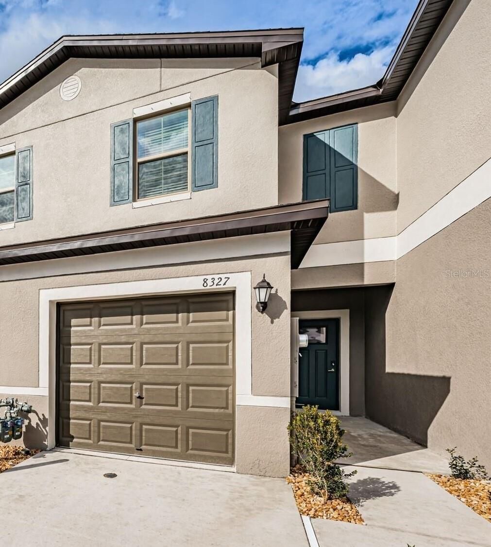 Property Photo:  8327 Crescent Oaks Drive  FL 34655 