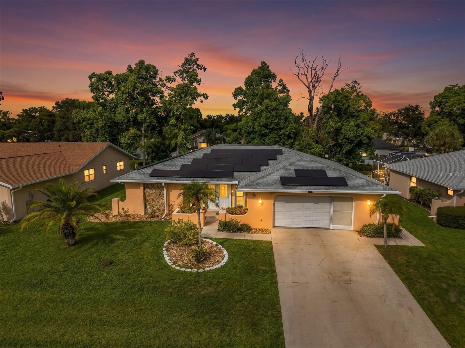 Property Photo: 2399 Rio De Janeiro Avenue FL 33983