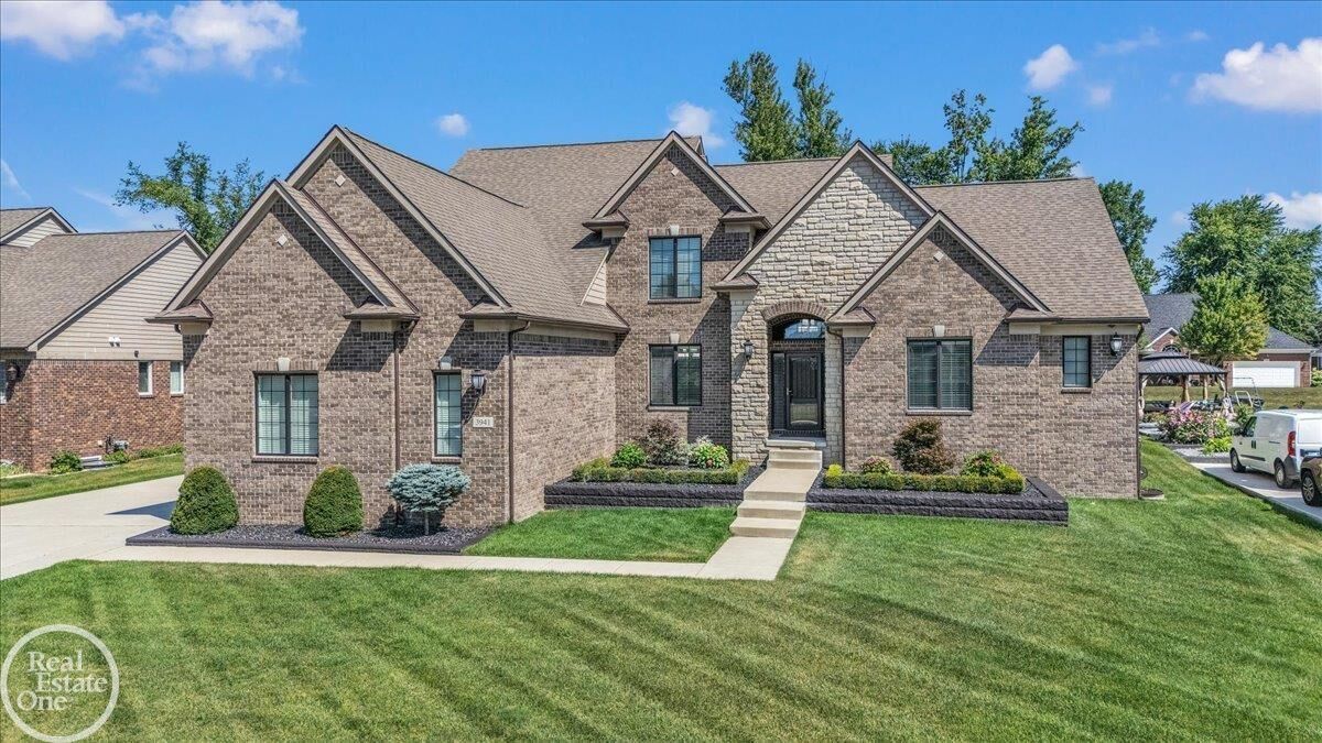 Property Photo:  3941 Corkwood Drive 4  MI 48314 