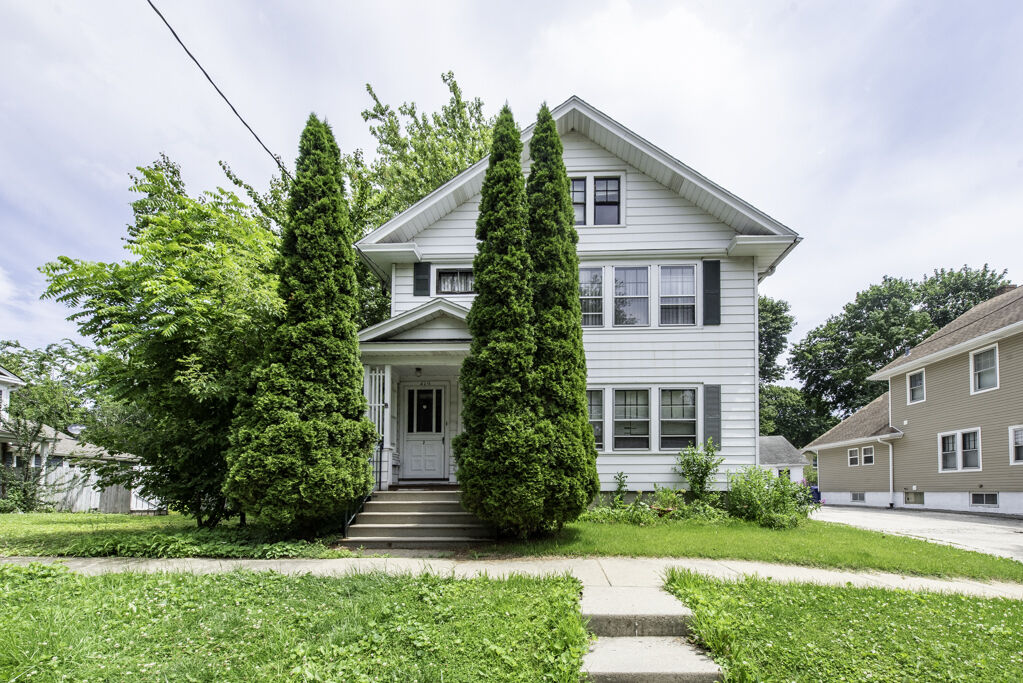 Property Photo:  419 Hickory Street 2  IL 60085 