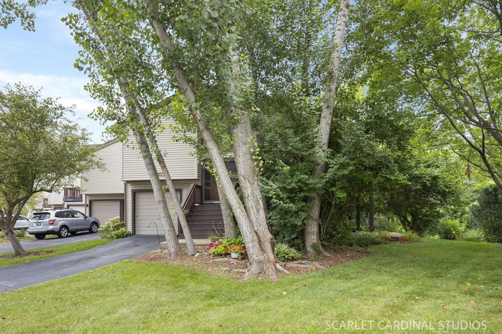 Property Photo:  3S279 Briarwood Drive  IL 60555 