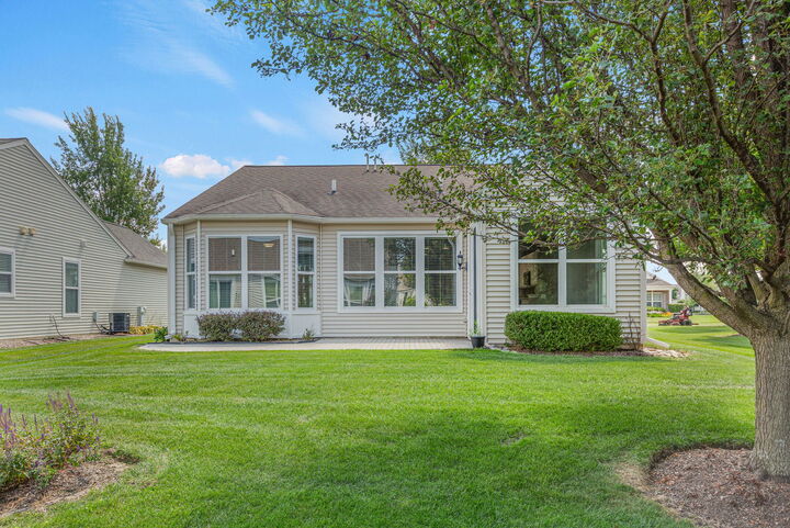 Property Photo:  3364 Comstock Court  IL 60060 