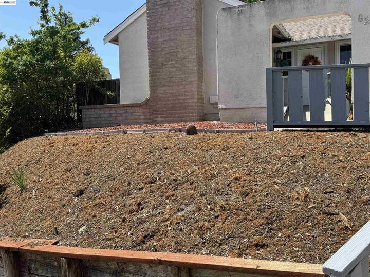 Property Photo: 8206 Rhoda Ave CA 94568