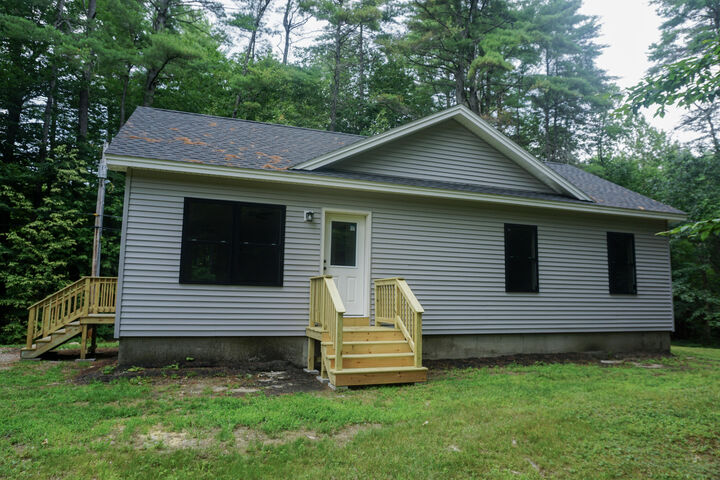 Property Photo:  11 Cooper Lane  ME 04270 