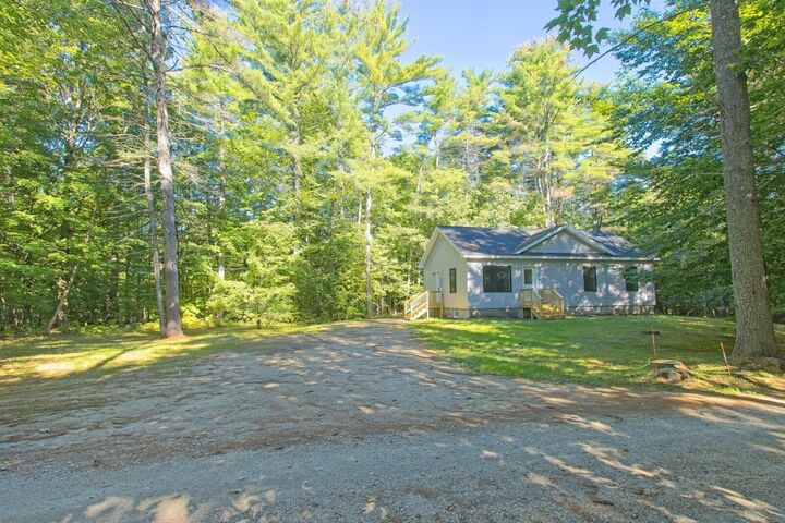 Property Photo:  11 Cooper Lane  ME 04270 