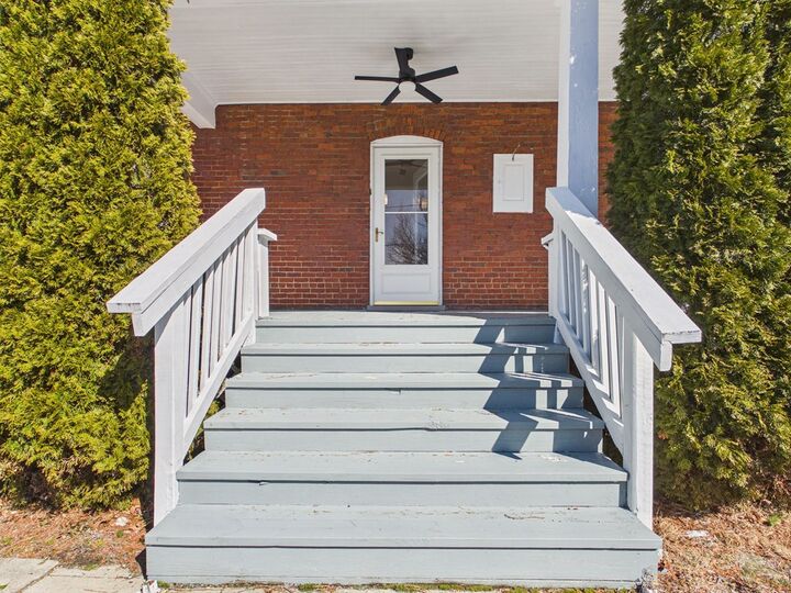 Property Photo:  2101 Jefferson  WV 24701 