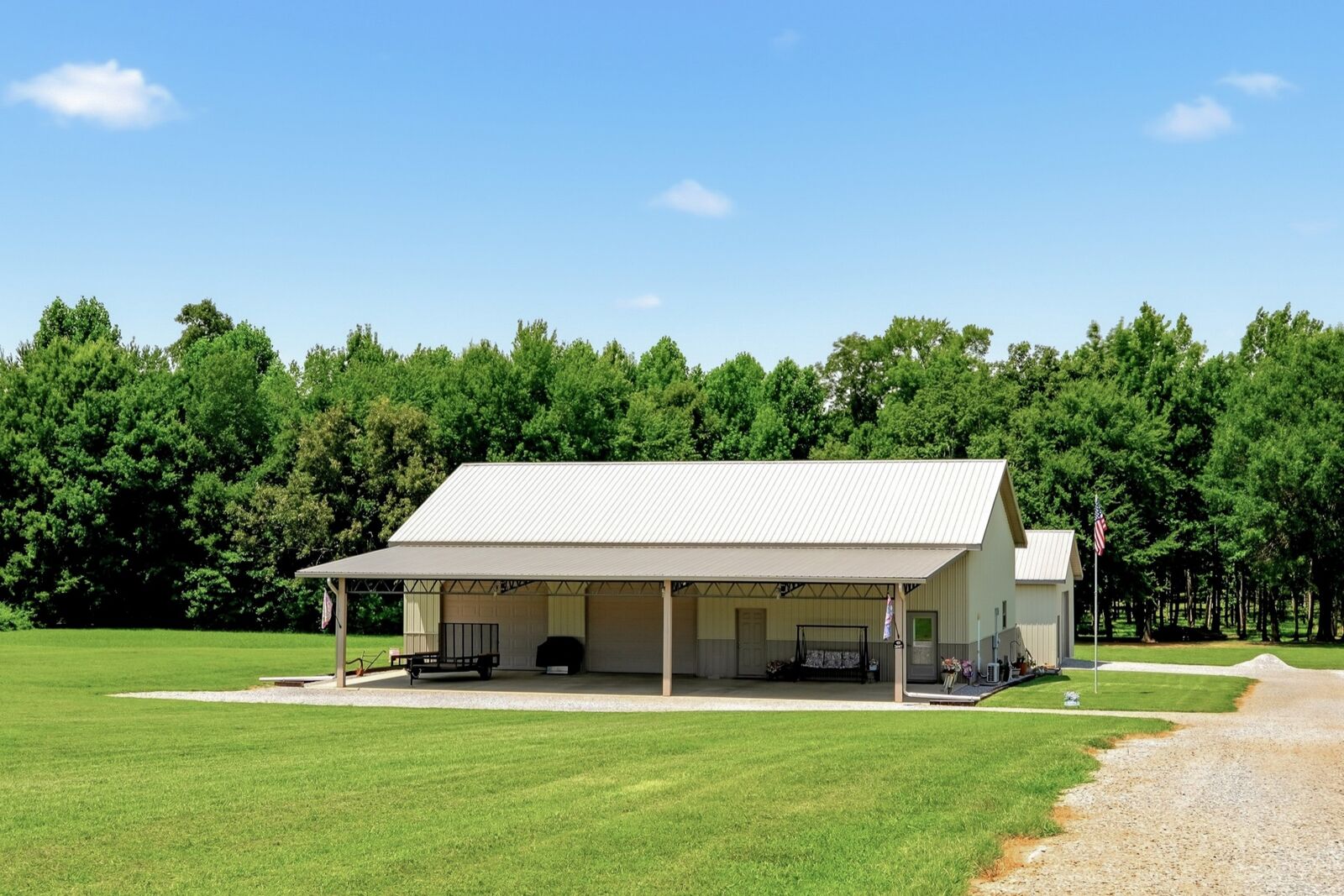 Property Photo: 2097 Shellsford Rd TN 37110