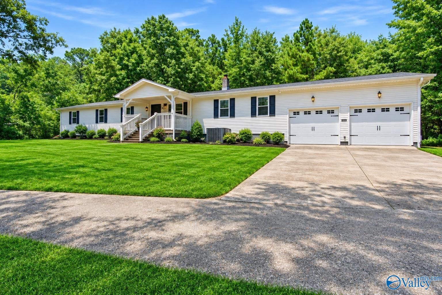 Property Photo:  239 Echo Lane  AL 35773 