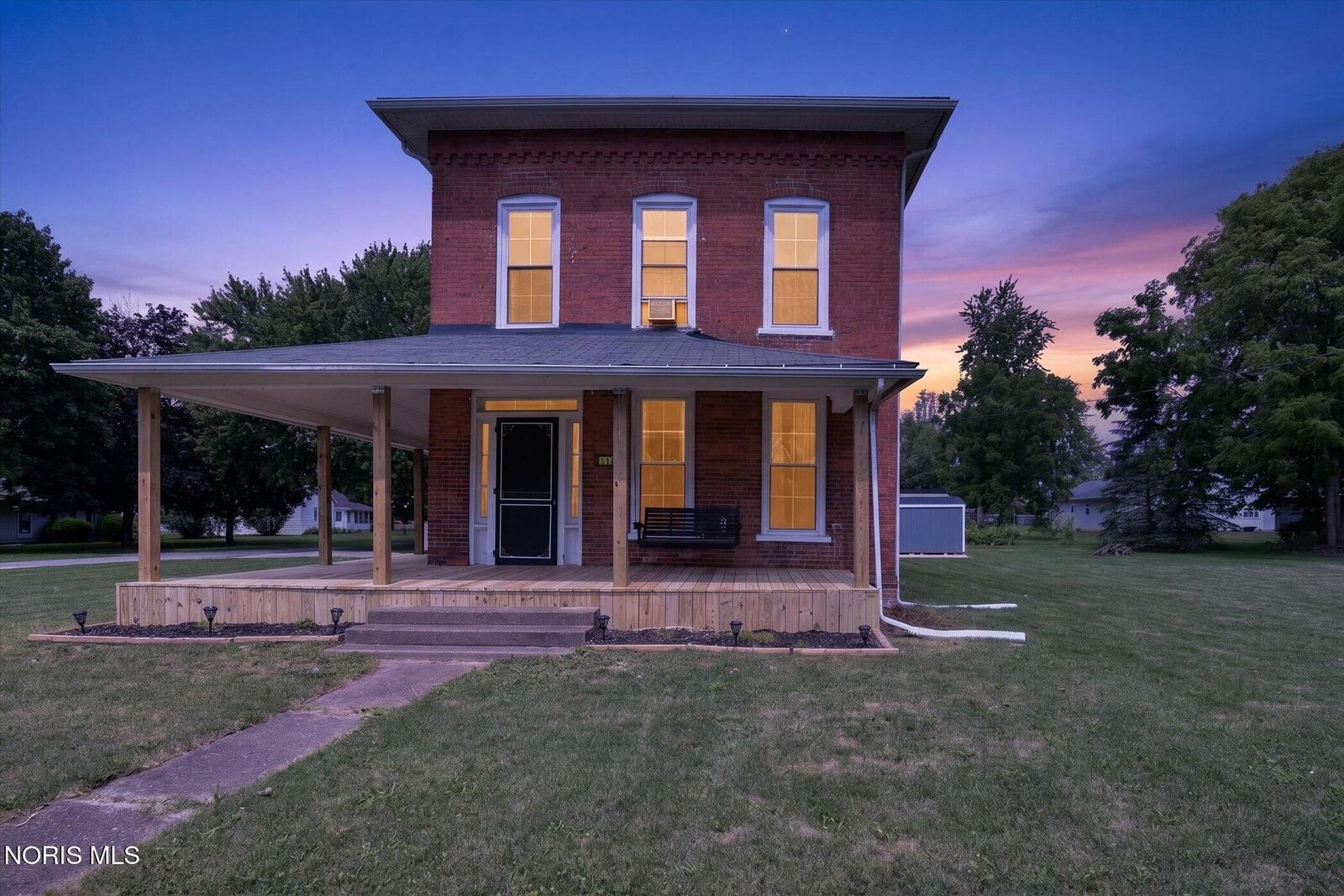 Property Photo: 318 W Curtis Street OH 43557