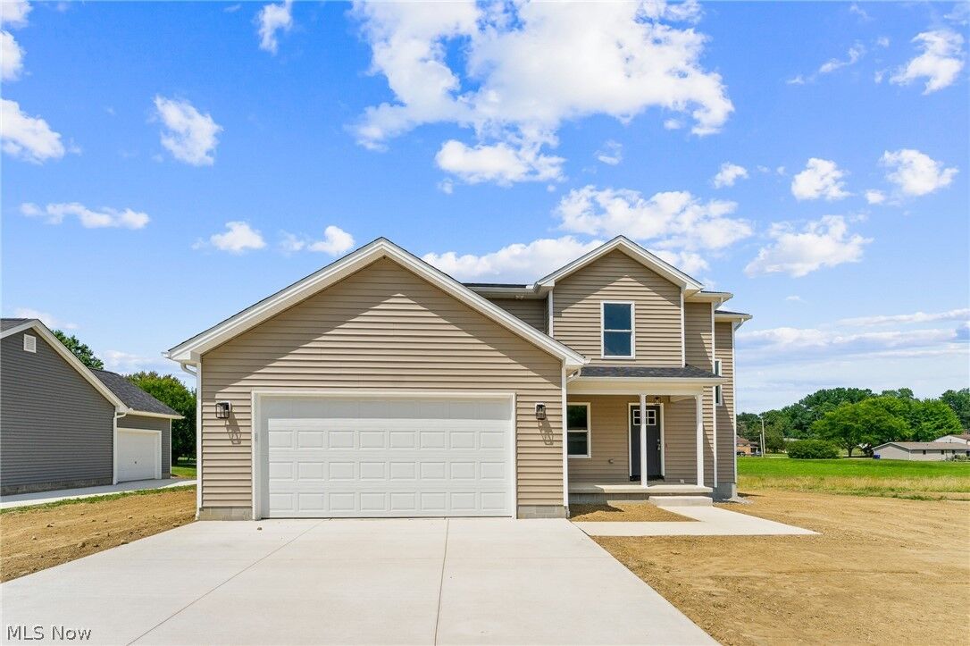 Property Photo: 704 Cranberry Creek OH 44512