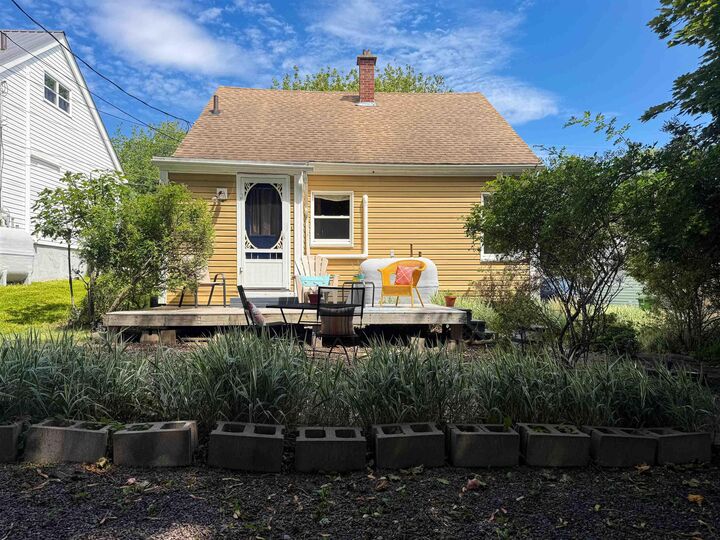 Property Photo: 11 Cedar Street NS B0K 1X0