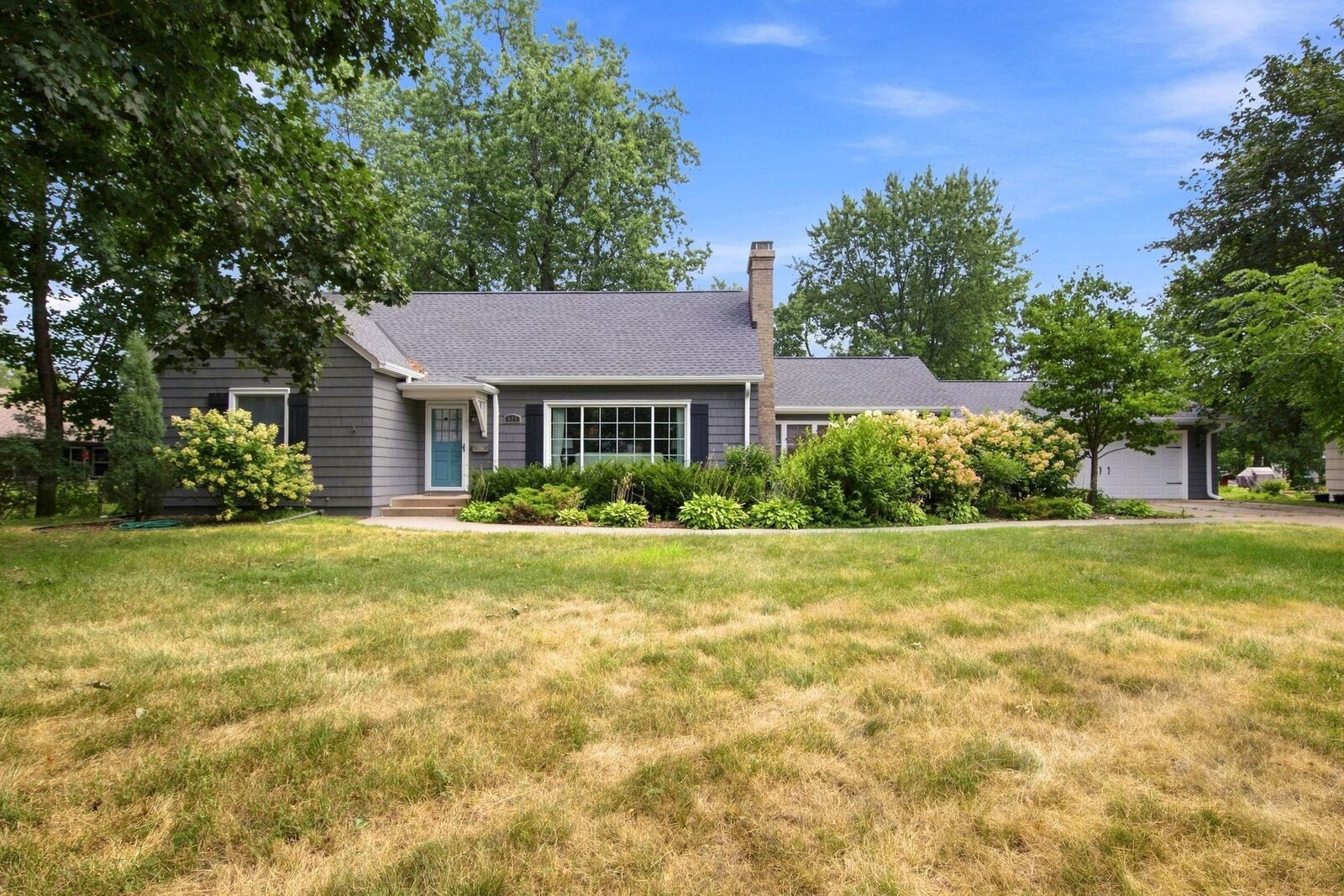 Property Photo: 495 5th Avenue N MN 55343