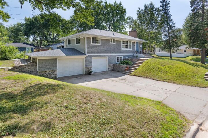Property Photo: 7729 Plymouth Avenue N MN 55427