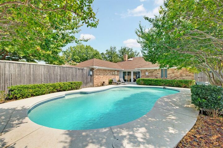 Property Photo: 2409 Glen Morris Road TX 75007