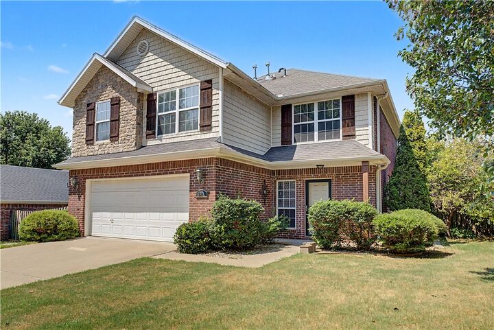 Property Photo:  1821 N Cannondale Drive  AR 72704 