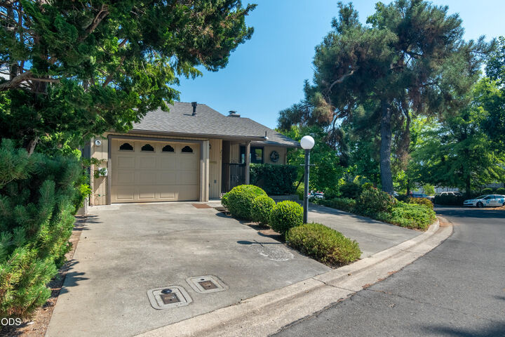 Property Photo:  211 Florence Avenue  OR 97504 