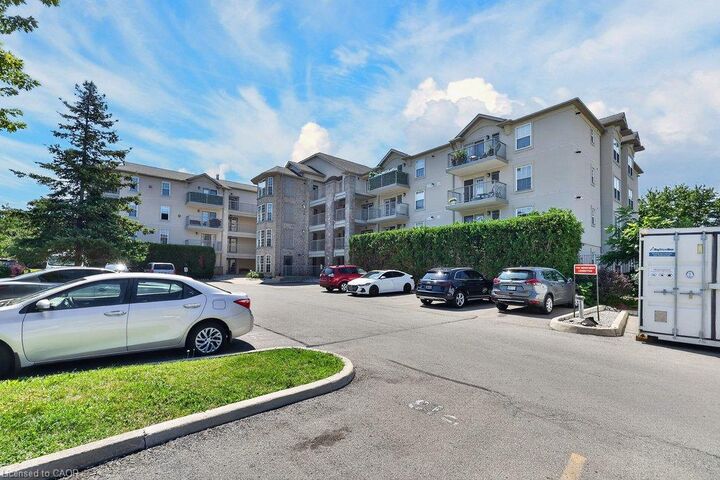 Property Photo: 1450 Bishops Gate 105 ON L6M 4N1