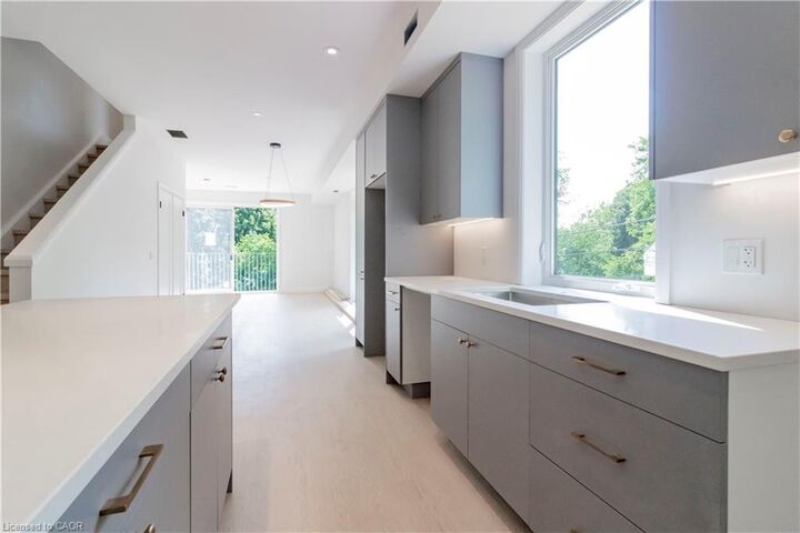 Property Photo: 114 Madison Avenue S 7 ON N2G 3M6